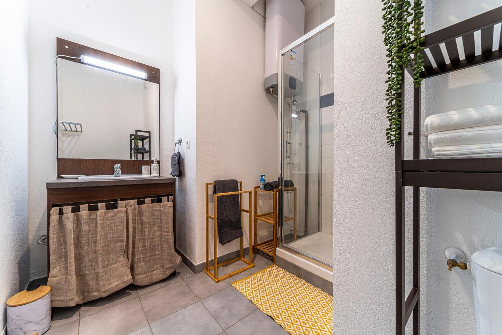 Stay Cosy Lille I Tourcoing - Appartement - Hypercentre - Parking Securise - Wifi - Netflix - Cuisine Экстерьер фото