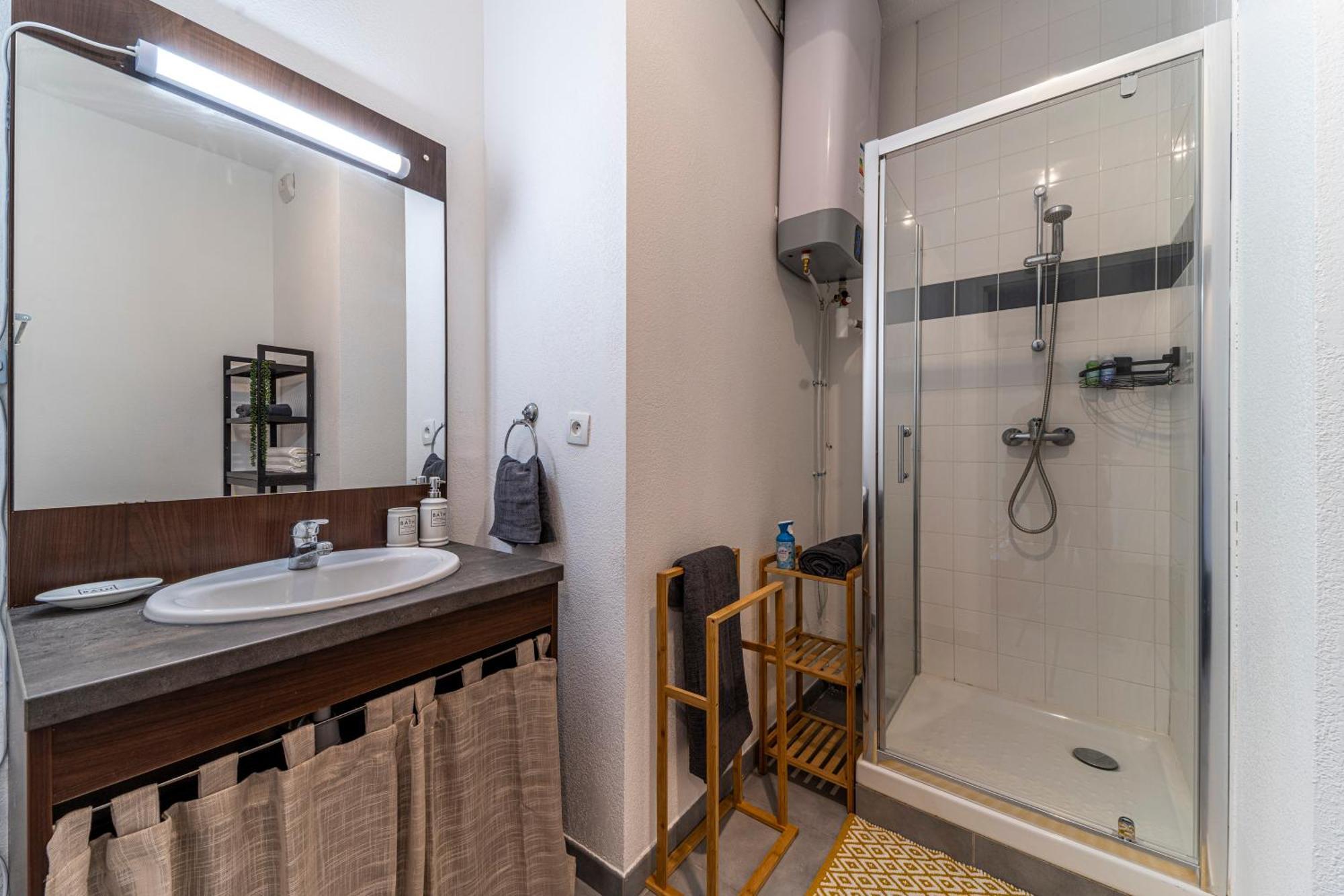 Stay Cosy Lille I Tourcoing - Appartement - Hypercentre - Parking Securise - Wifi - Netflix - Cuisine Экстерьер фото